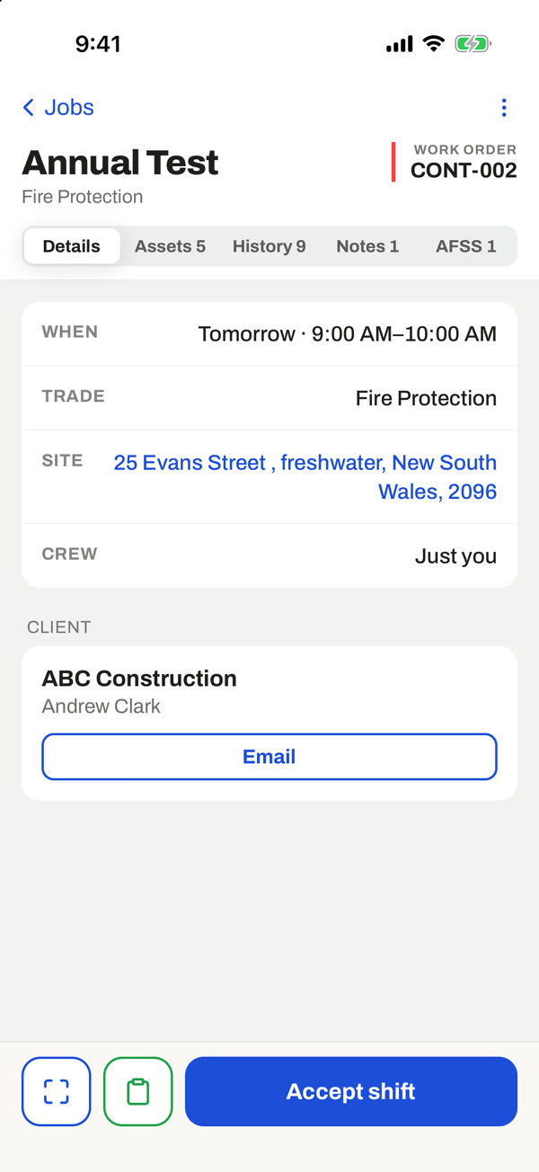 Job details in the traqR field app